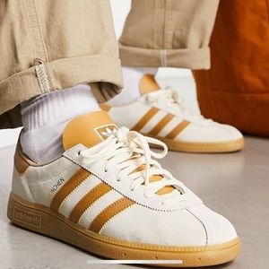 Adidas’s originals muchen sneakers in cream and brown